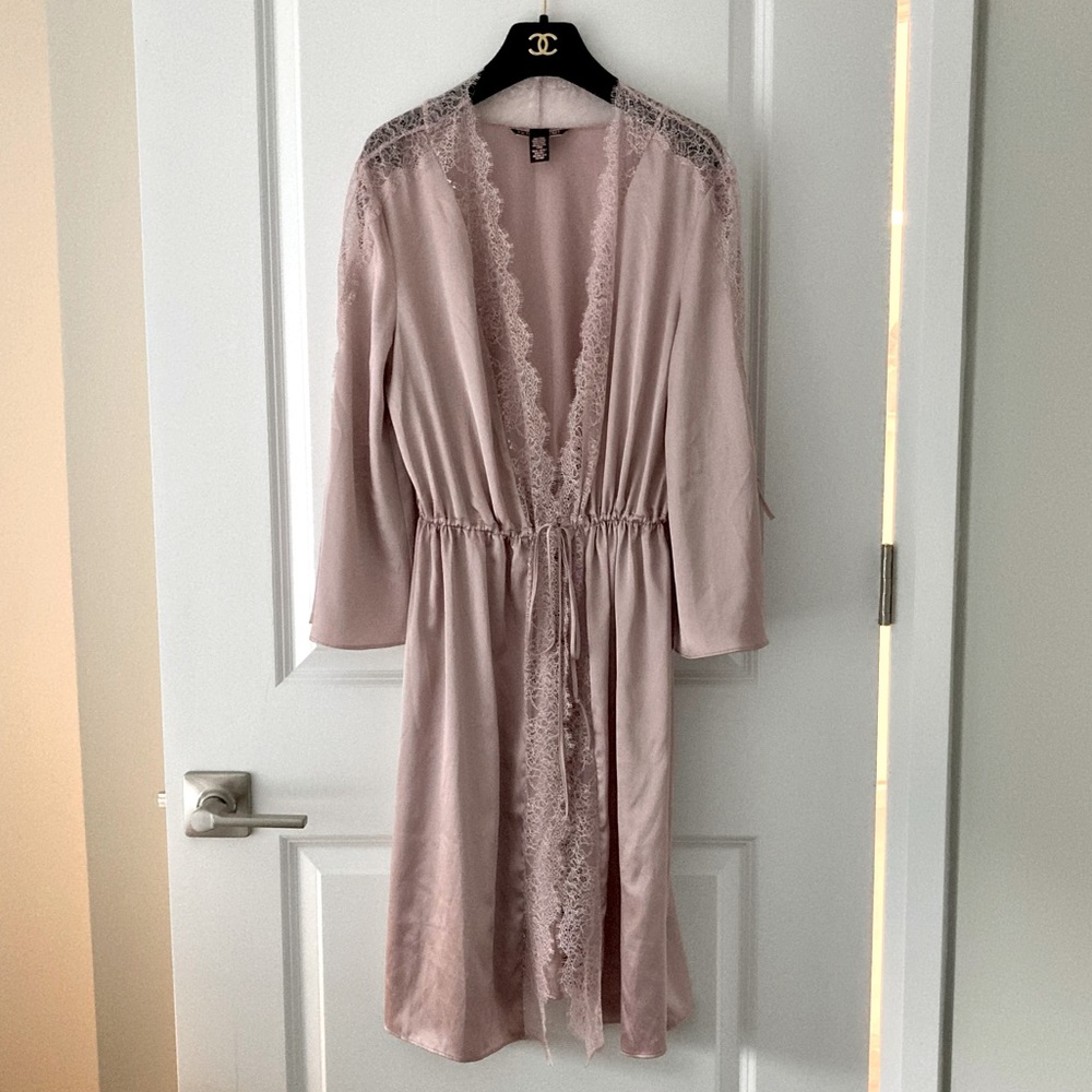NWOT Victoria’s Secret Pink Satin Lace Robe XS